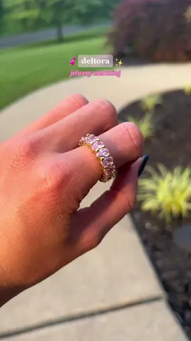 the ring and bracelet go perfect with my lover theme at the eras tour 💕✨ thank you so much @Deltora #fyp #deltorajewelry 