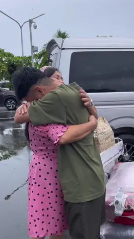 Mother and Son moment💖 After 15 years nayakap at nakita mo na ng personal si mama🥺 3years old ka mula ng umalis si mama para mag sakripisyo sa ibang bansa para sa atin hanggang sa naging isang ganap na Nurse na ako, ngayun 18yrs old kana at ngayun mo lang ulit nakasama si mama and soon maggng Nurse kana din bunsoy😇🙏 Welcome home Mama #ofw #surprise #welcomehome #fyp 