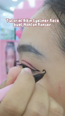 Wajib tampil kece baday pas ketemu idola😍 #Eyeliner #eyelinertutorial #eyelineronfleek #graphiceyeliner #eyelinermurah #eyelinermakeup #koreanlook #konser #konsermusik #konserindonesia #festivalmusic #festivalmakeup #tokokosmetikmurah #tokokosmetikjogja 