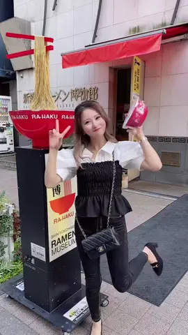 アンチってまじ暇だよな。人の顔とか職業までバカにしたり、批判とか否定できるお前は何様なんだよ？って思っちゃう。さぞ誇れる生き方と容姿をしていらっしゃるんでしょう☺️もしそうだったとしてもひとつだけ言えるのは、正解なんてないってこと☝️誰も他人のことどうこう言う資格なんてないんだよ！だからみんな自分に自信持って生きようね💗 #苦労した人ほど強くなれる