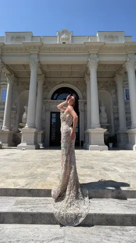 Dazzle and mesmerize in this stunning luxury dress✨ Prepare to steal the spotlight wherever you go🤩 #dress #dresses #dressup #luxurydress #summervibes #summer2023 #indila #summerdress #summerdresses #dresses2023 #weddingdress #blinifashionhouse #lavderimkukajdesigner 