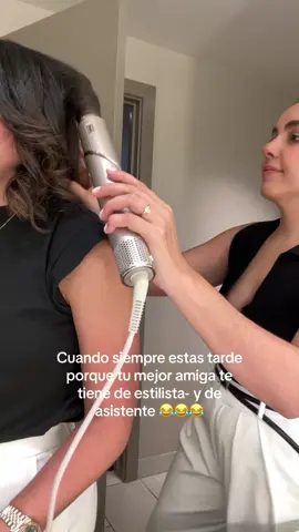 Asistente y estilista personal de tus amigas en los viajes #BestFriends #bestfriendscheck #asistan #stylist #trip #girlstrip 