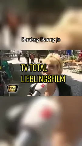 TV Total Straßenumfrage: Lieblingsfilm Donksy Dancy 💃🏻🕺🏻 #fy #foryou #comedyvideo #tiktok #trending #tvshows #viral #entertainment #laughs #tvtotal #stefanraab #germany #filme #dance #dancing #dancingqueen #straßenumfrage #survey #funny #fun #laugh 