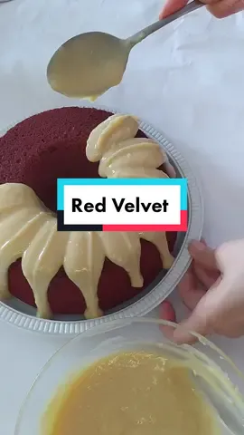 Um amor por Red Velvet 🎂❤️ . #boloredvelvet #bolovermelho #redvelvet #redvelvetcake #sothisislove #confeitariadebolo #confeitariaartesanal 