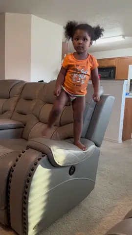 Get yo A$$ off my couch!! #gentleparentingmyass #blackmomsbelike #blackmommasdontplay #youmustbecrazy 
