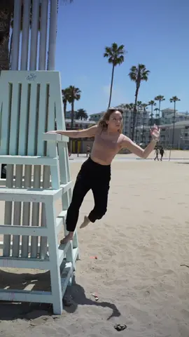 Replying to @user3376541516322   who did it better?🤔 part 2 #poselikeazaramodel  #fyp 