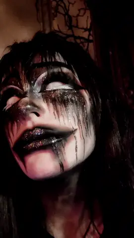 GLITTA! somehow this was the result of my eff around and find out. I like it! #clownmakeup #creepy #sfx #glitter 