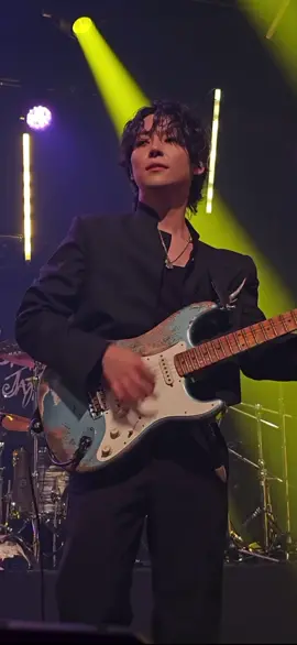 This woosung might be one of my favortite like look at him 😭 and this songgg 😭 © missymi #woosung #fancam #festival #therose #brose #kpop #kband 