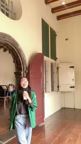 Tugas Mata Kuliah : PLBJ  Dosen pengampu : Bpk.Bayu Thomi Rizal,M.Pd.  Nama: Zafirah Choirunisyah  Nim:2201025063 Kelas:2E Fakultas/Prodi: FKIP/PGSD Universitas muhammadiyah Prof.Dr.Hamka  #uhamka #fkipuhamka #museumfatahillah 