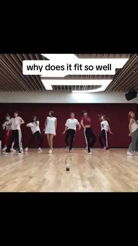 #twice #kpopgg #dancethenightaway #hitit #sweetener #arianagrande #fyp 