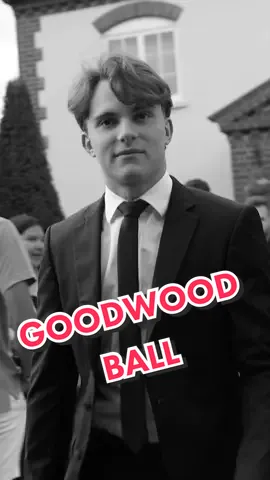 The name’s Piastri, Oscar Piastri. 🤵‍♂️Goodwood Ball look! 😍 #McLarenFOS @okx #McLaren #Goodwood #GoodwoodBall #OscarPiastri #suitandtie 