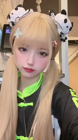 金色はどう？#犬のいる生活 #金色のぴえん #染めてみた #夏休みの思い出 #休み方って自由でなくっちゃ #家にいるだけで世界は救える 
