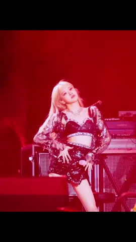 Cùng nhìn ngắm lại nhan sắc của bông hồng nước Úc tại Coachella 2019 #rosé #roséblackpink #parkchaeyoung #blackpink #killthislove #coachella 