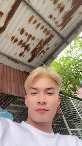 Trong cuộc sống ít nói thì ít phiền , còn trong cuộc chơi ít tiền thì ít bạn 🙃