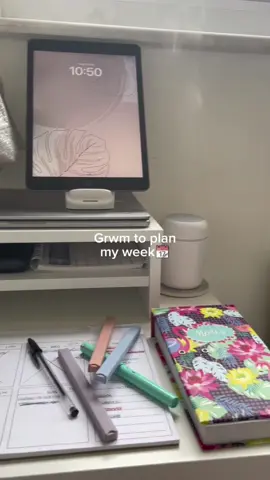 Time to plan the week ahead📆>> #fyp #fy #foryoupage #fypシ #asmr #asmrsounds #thatgirl #thatgirlaesthetic #asmrvideo #asmrtiktoks #plan #desk #wfh 