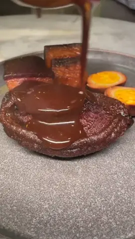 A whole salmon and 2 black golden abalones, today salmon and abalone are free!#Give me some attention#Food 