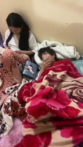 Dậy đi làm thôi.