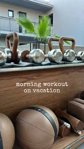 gymtime🏋🏼‍♀️🌴🥊 #Rhodos#vacation#gym#foryoupage#cooksclub#casacookrhodes#rhodosisland🇬🇷  @opeenlevelapart @Gymshark 