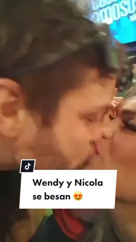 ¿Vieron todos lo mismo que vi yo? 😭😍 Suscríbete a @ViX para ver 24/7 todo lo que pasa en #LaCasaDeLosFamososMx #lcdlfmx #entretenews #entretenimiento #Wencola 