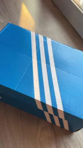 My New Adidas Samba OG Unboxing 👟✨ #adidas #adidassamba #adidassambablack #adidassambablackgum #adidasindonesia #sambaogblack #sambaog #unboxing #shoes #sneakerhead #wishlist #bellahadid 