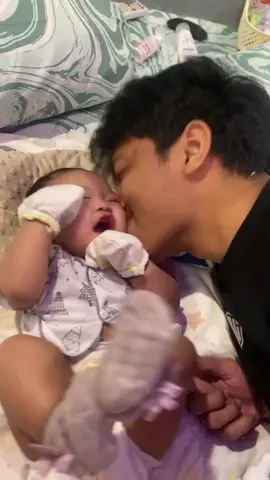 ketawa mulu ni bayikk sama bapaknya #bayi3bulan 