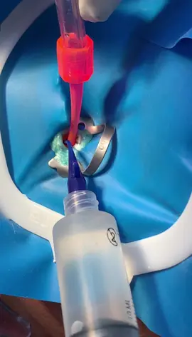 🚨Uma das formas de extravasar o Hipoclorito é fazer mt força na irrigação. Preste atenção hein! #diariodaodonto #endodontia #odontologia #estudanteodonto #dentista #odonto #dentist 