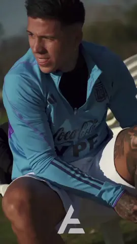 Todo trabajo duro luego tiene su recompensa Enzo!! 💙 #enzofernandez #entrenamiento #eveamaaenzo #enzoloverdeporvida #viral #futbol 