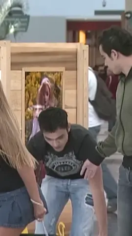 Pegadinha carregando espelho  #pegadinha  #espelho #mulherbonita #pegadinhas #silvosantos #sbt