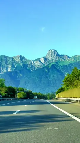 #swissroads 🇨🇭#roadtrip #swissmountains #swissalps #switzerlandnature #beautifuldestinations #berneroberland #moutains #nature #sisiswiss #swissbeautiful 