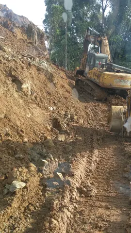 #iwip #iwiphelmkuning #exca #excavatoroperator 