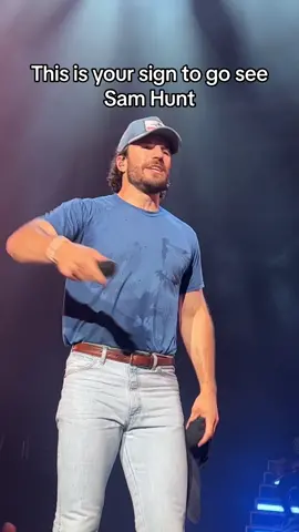 I mean seriously 😍 #fyp #samhunt #concert 