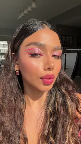 #barbiemakeup #graphiceyeliner 