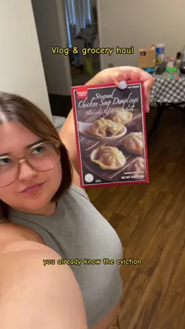 I suck at voiceoverssssss but vlog and grocery haul 🫶🏼🎧📖 ( i love watching grocery hauls) 🛍 #traderjoesgroceryhaul #groceryhaul #dayinmylife #dayinmylifevlog #Vlog #whatieatinaday 