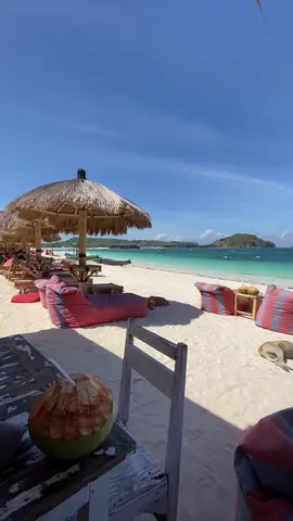 Mari berjemur 😂 #tanjungaan #lombok #pantailombok #lombokbeaches 
