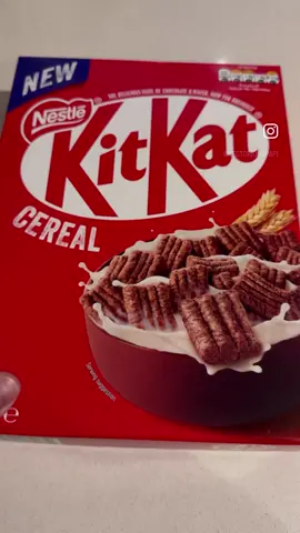 MY GOD THIS IS AMAZING!! #kitkat #kitkatcereal #cereal #chocolate #milk #wafer #asmr #asmrdoces #asmrsounds #asmrvideo #asmrunboxing #fyp #foryou #imported #breakfast #snack