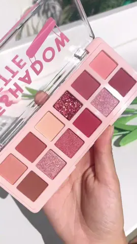 Shade 02, pilihan warna yang beragam untuk berbagai kebutuhan makeup🙋‍♀️ #pinkflash #pinkflashbeauty #eyeshadow #eyeshadowhack #zonacantik 
