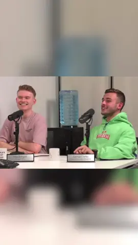 Anastasia Kingsnorth worst fan in experience!!!! #anastasiakingsnorth #uselesshotlinepodcast #uselesshotlinepodcast #georgeclarke #maxbalegde #podcast #uselesshotlinepod #youtube #fyp #foryou 