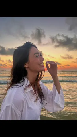 מתרגשת מהים #ים #חנןבןארי #כדורגל #תלאביב 