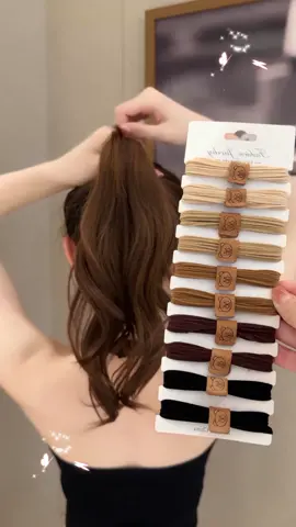 Sét 10 dây buộc tóc siêu xịn xò. #tiktokgiaitri #lamdep #phukientochanquoc #phukientocxinh #kẹptóctiểuthư #thuvienmakeup #tócđẹpchonữ #xuoctoc 
