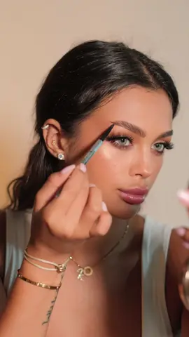 My favorite brow pencil from @benefitmiddleeast 