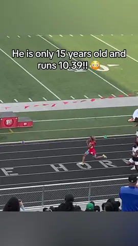 This kid is 15 and runs 10.39 in the 100m! 😳😮‍💨 IG/br8yden.williams1 #athletics #track #100m #fast #talent 