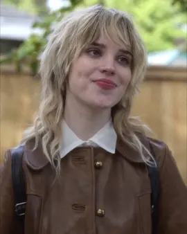 when the street lights go on 💡 #sophiethatcher #whenthestreetlightsgoon #sophiethatcheredit #nataliescatorccio #yellowjackets #lottienat #beckymonroe #fyp #foryou #natscatorccio #yellowjacketsedit 