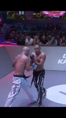 Who doesn’t enjoy a good ushiro geri? 💥🦶 @rd_goat 🇺🇲 #karate #karatecombat #martialarts