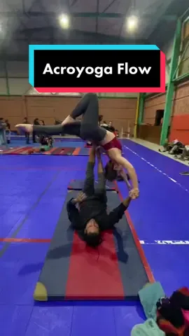 Acroyoga Flow ✨🤍 . #acroyoga #acrobatics #peopleareawesome #partneracrobatics #acroyogachile #whipop #videooftheday #acroyogaflow 
