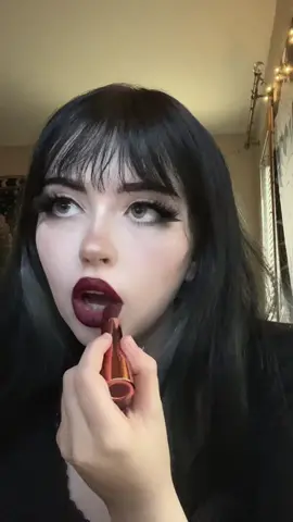 i absolutely adore this colour #fyp #viral #grunge #redlips 