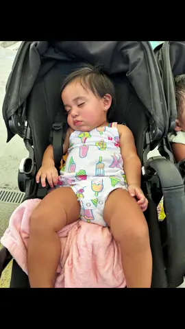 I actually do have twin babies 😮‍💨  #fyp #humor #twins #babiesoftiktok 