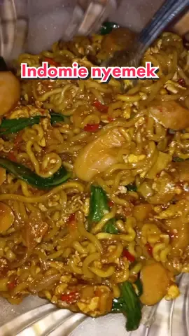 Bumbunya medok banget,nagih #indomie #indomiegoreng #kreasiindomie #fyp 