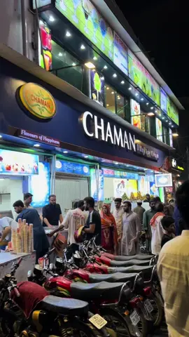 Haha samaj ai nuskay ke😂 Lahore Top 1 Ice Cream Chaman Ice Cream Mall Road Lhr #chamanicecream #food #foodtiktok #foryou #foryoupage #zamankhan08 