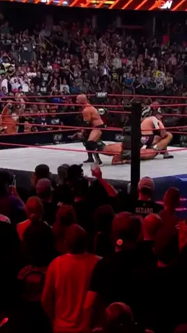 #FTR put #JayWhite & #JuiceRobinson in the Sharpshooter on #AEWCollision ! #aew #allelitewrestling #prowrestling #bulletclubgold #cashwheeler #daxharwood 