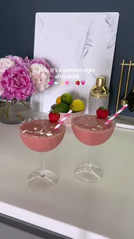 Selfcare & strawberry daqs 💕🍓✨ #fyp #SelfCare #selfcareroutine #selfcaretiktok #skincare #eveningroutine #summerroutine #pinterest #aesthetic #thatgirl #pinkpilatesprincess 